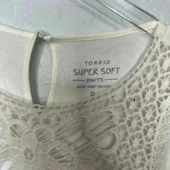Torrid Ivory Super Soft High Neck Crochet Tank 0 0X 12 - Picture 6 of 7